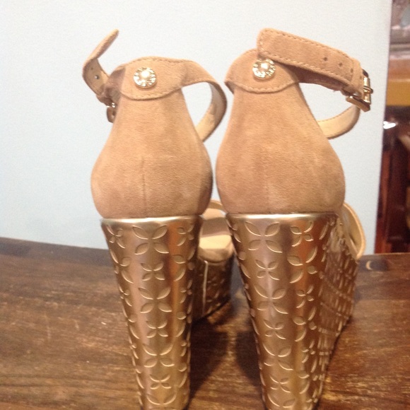 New michael kors platform sandal size 6 - Picture 2 of 3